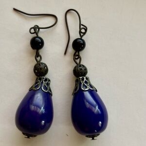 Vintage Estate Sale Elegant Blue Teardrop Dangle Earrings